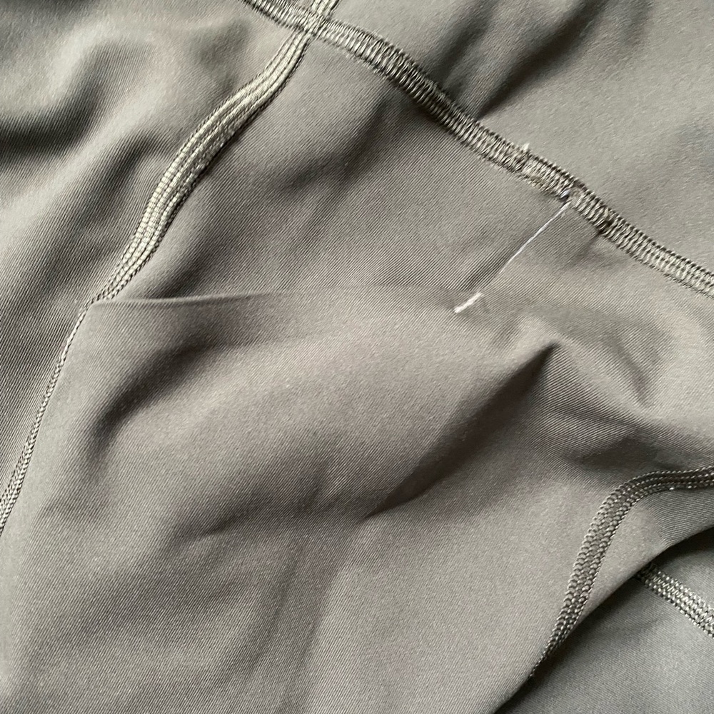 Lululemon Pace Rival Crop *Full-On Luxtreme 22"
Dark Olive - Picture 10 of 11